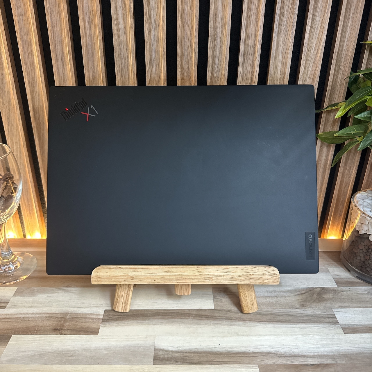 『人気シリーズ』Lenovo ThinkPad X1 Gen10  メモリ16GB  SSD256GB  ノートパソコン