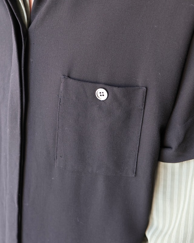 Fly front basic short sleeve shirt