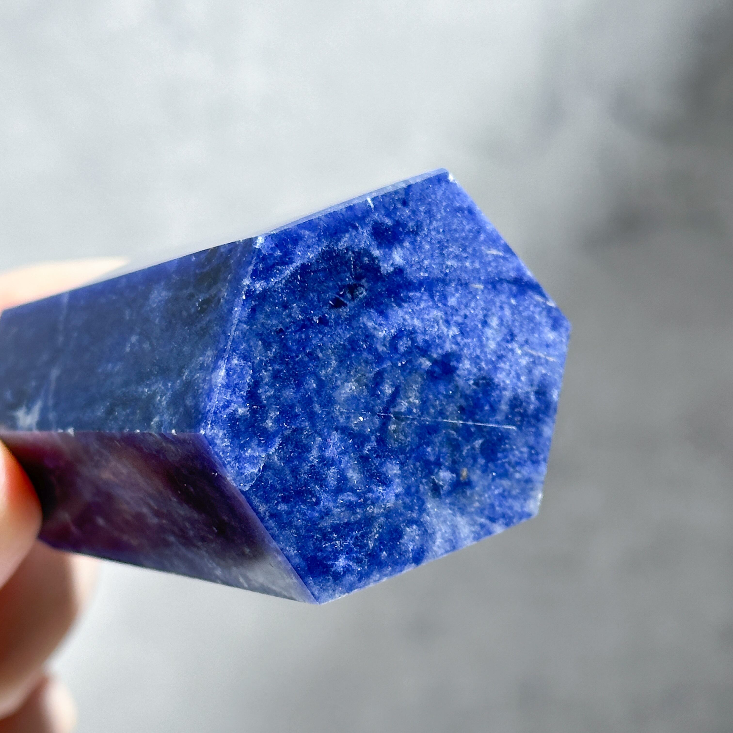 カナダ産 インペリアルソーダライト スフィア 蛍光 置物