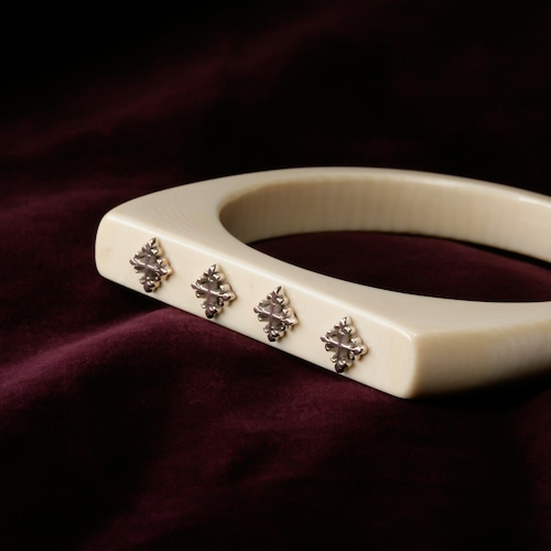 Ivory & Lily Bangle