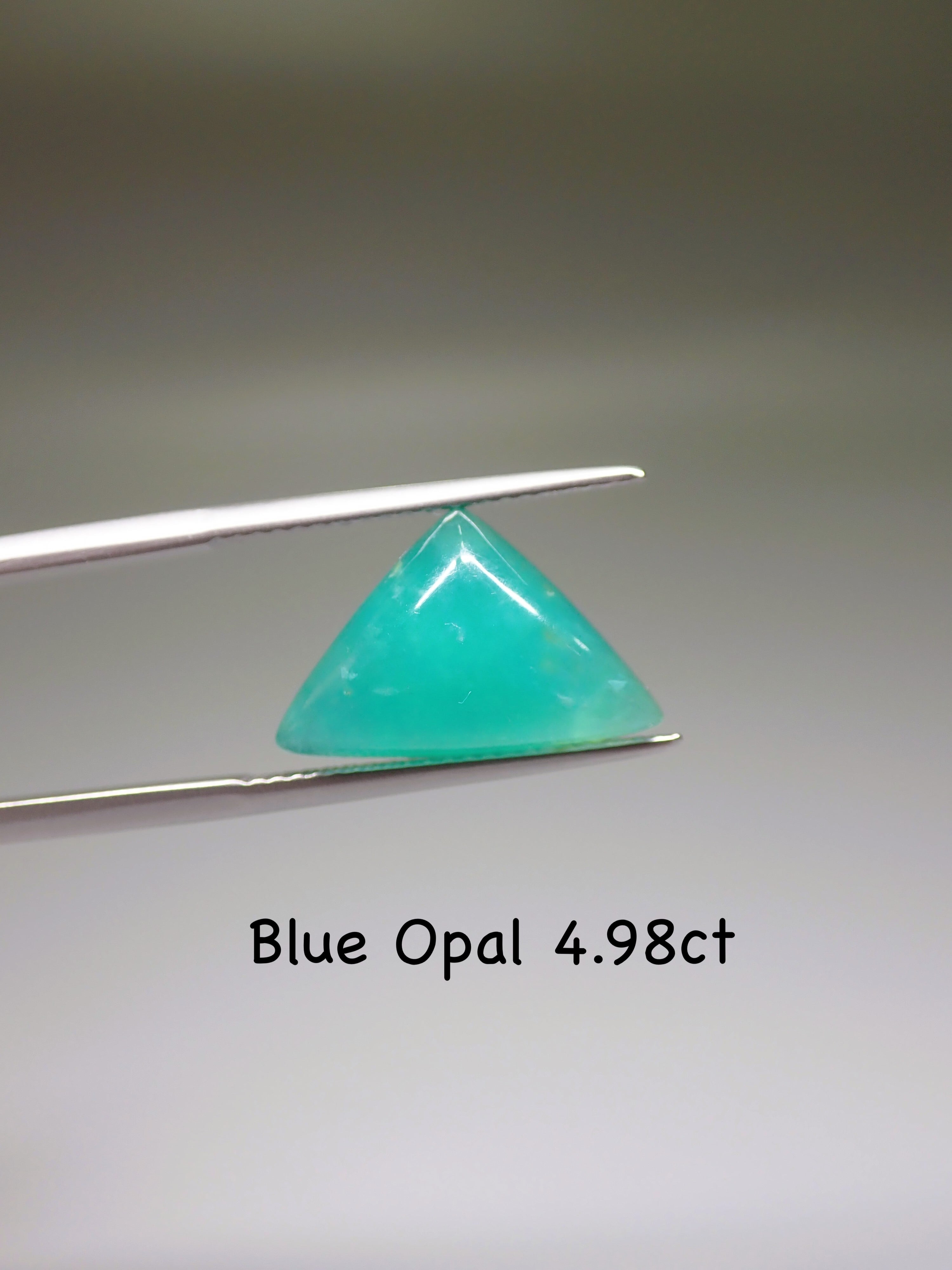 《ぷるんと三角グミ》ブルーオパール 4.98ct ルース