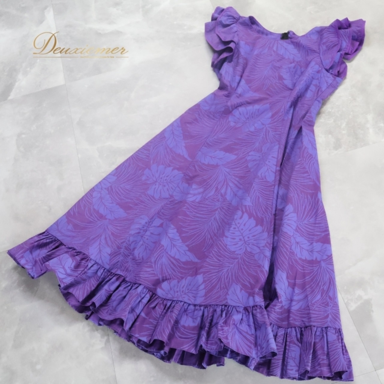 フラダンス 衣装 ワンピース ドレス パープル系 Rainbow Hawaii ハワイ製 モンステラ柄 ハワイアンプリント アロハ レッスン 練習 フラ ダンス フリル 華やか 鮮やか ハワイアン かわいい おしゃれ 上品 大人っぽい 練習着 レッスン着 パープル フラダンスドレス 海外製 おしゃれ衣装 ヒラヒラ かわいいデザイン フェスティバル 衣装用 ドレッシー エレガント 綺麗目