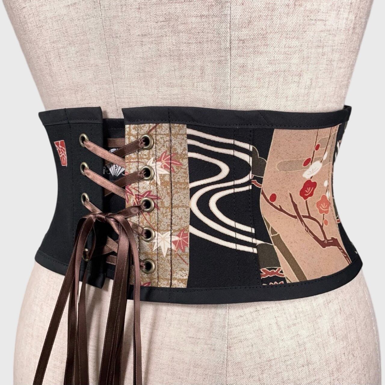 着物コルセット（椿・黒留袖より制作）Kimono Corset (Camellia・Made 