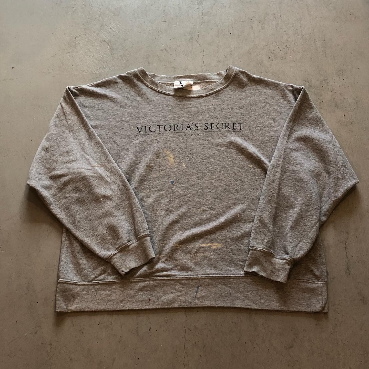 90s VICTORIA’S SECRET sweat【高円寺店】