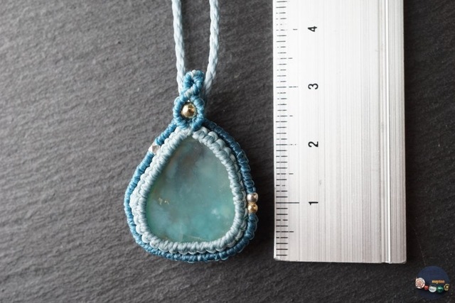 アクアプレーズ（天然グリーンカルセドニー）のマクラメネックレス - light blue -【一点物】