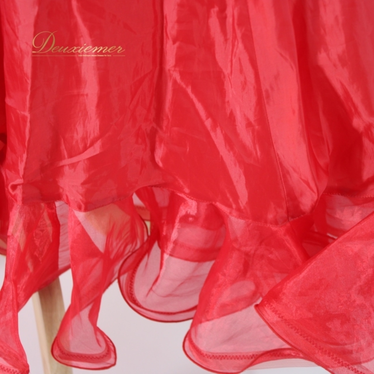 社交ダンス 衣装 スタンダード スカート パニエ ペチコート Marcus&Karen Hilton Chacott マーカスカレンヒルトン チャコット 赤 レッド系 無地 派手 フリル 社交ダンス 通販 コスチューム 踊り用スカート ドレスアップ パーティー用 衣裳 レディース おしゃれ かわいい ステージ衣装 発表会使用 プレゼントに最適 プロ用 スポーツウエア ストレッチ素材 フリルスカート 84cm丈 ウエスト29cm~ 調整可能