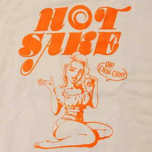 HOT SAKE Tシャツ（ベージュ）