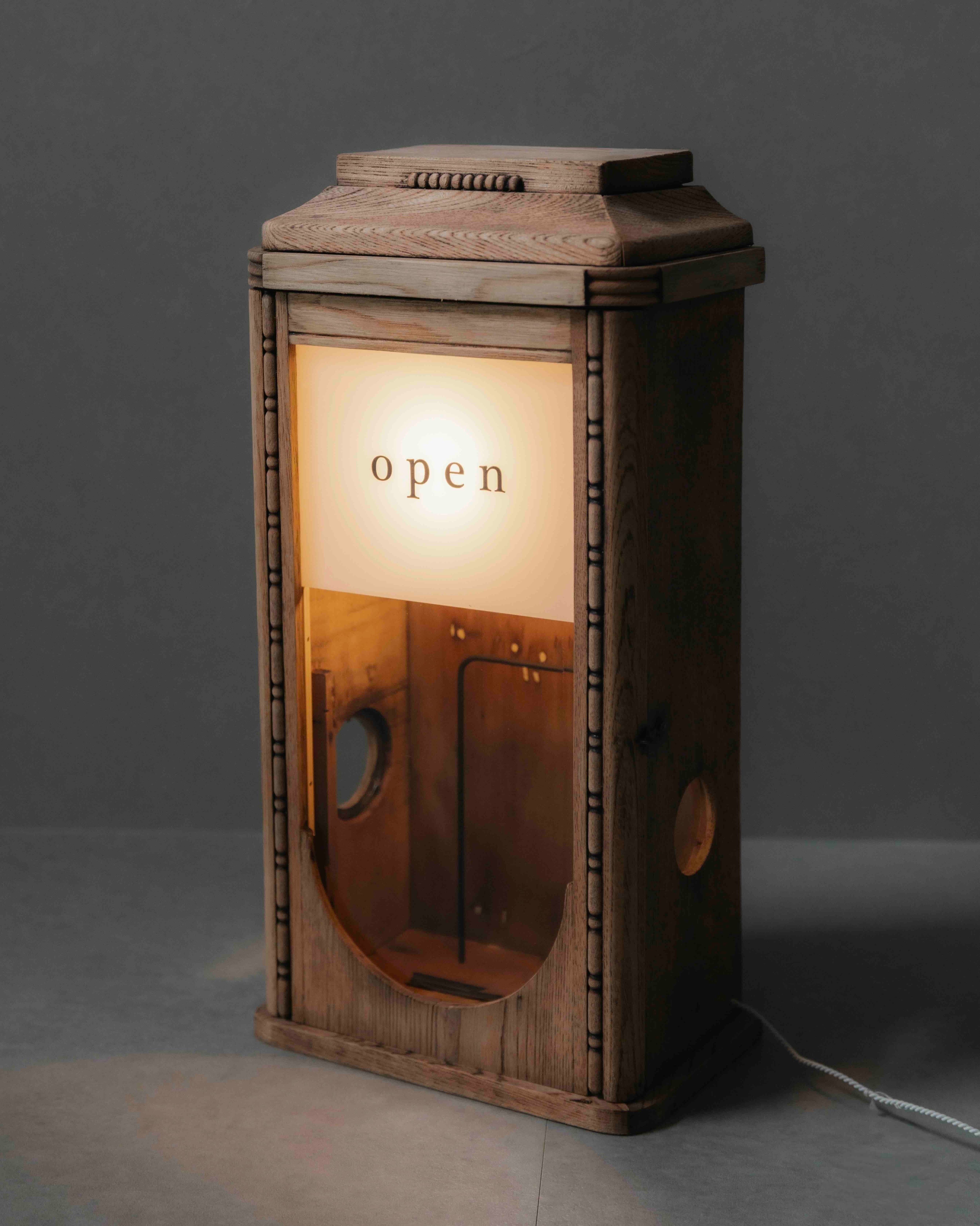 vickey'72 “open”clock