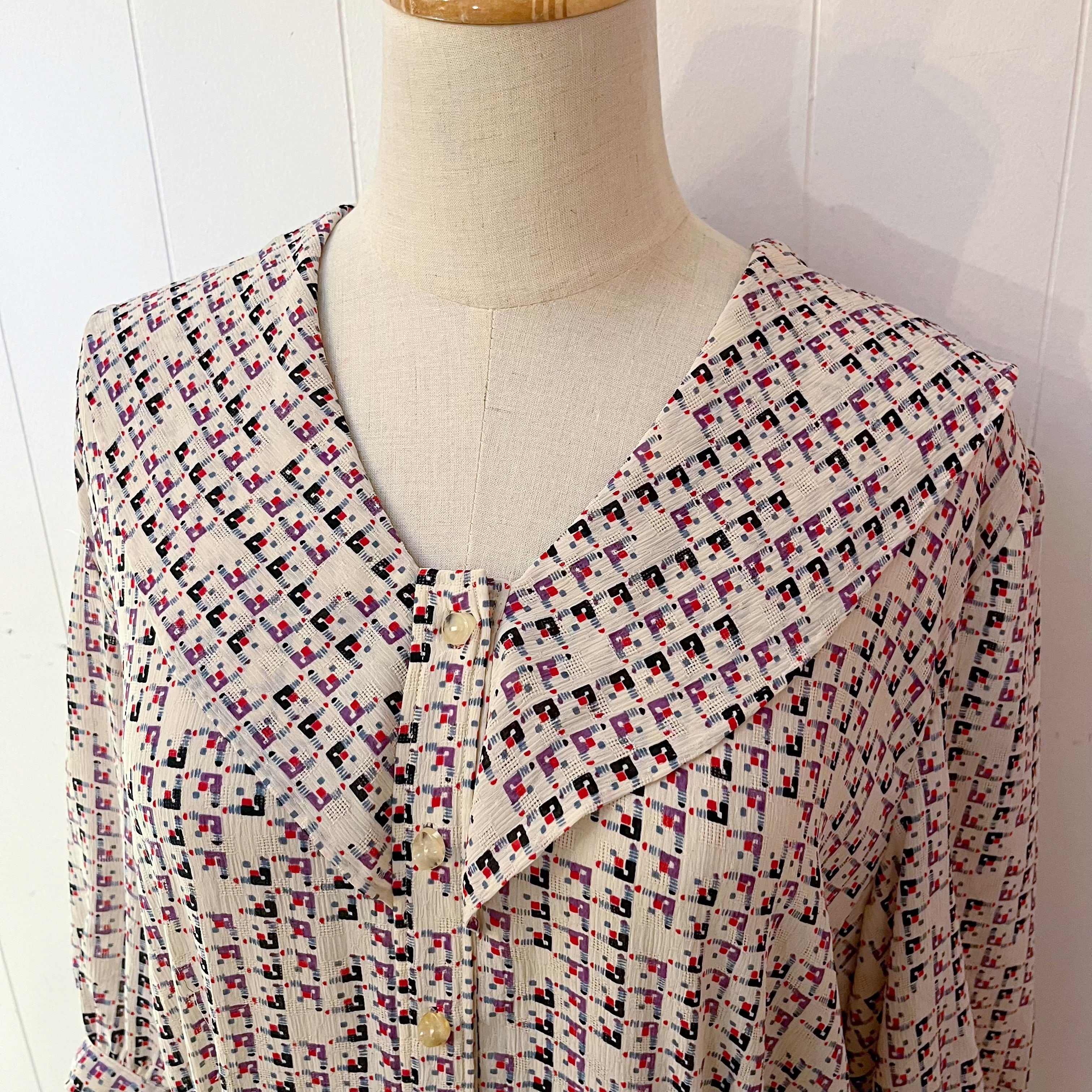 ivory mosaic pattern gather one-piece