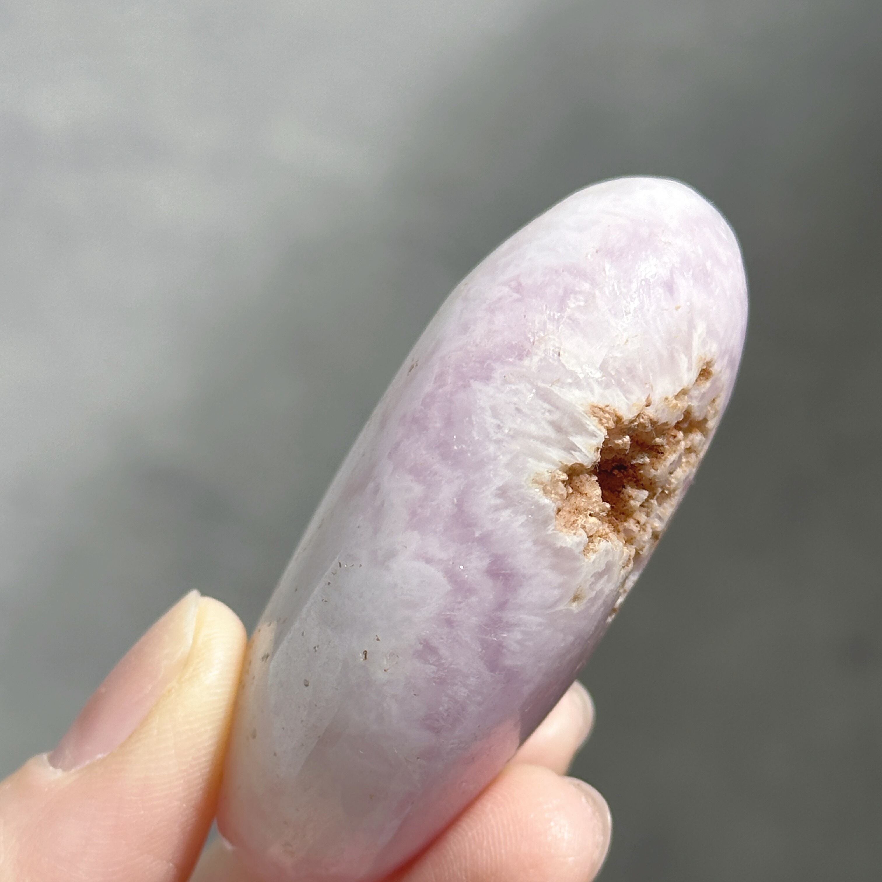 ピンクアラゴナイト パームストーン42◇Pink Aragonite Palm Stone