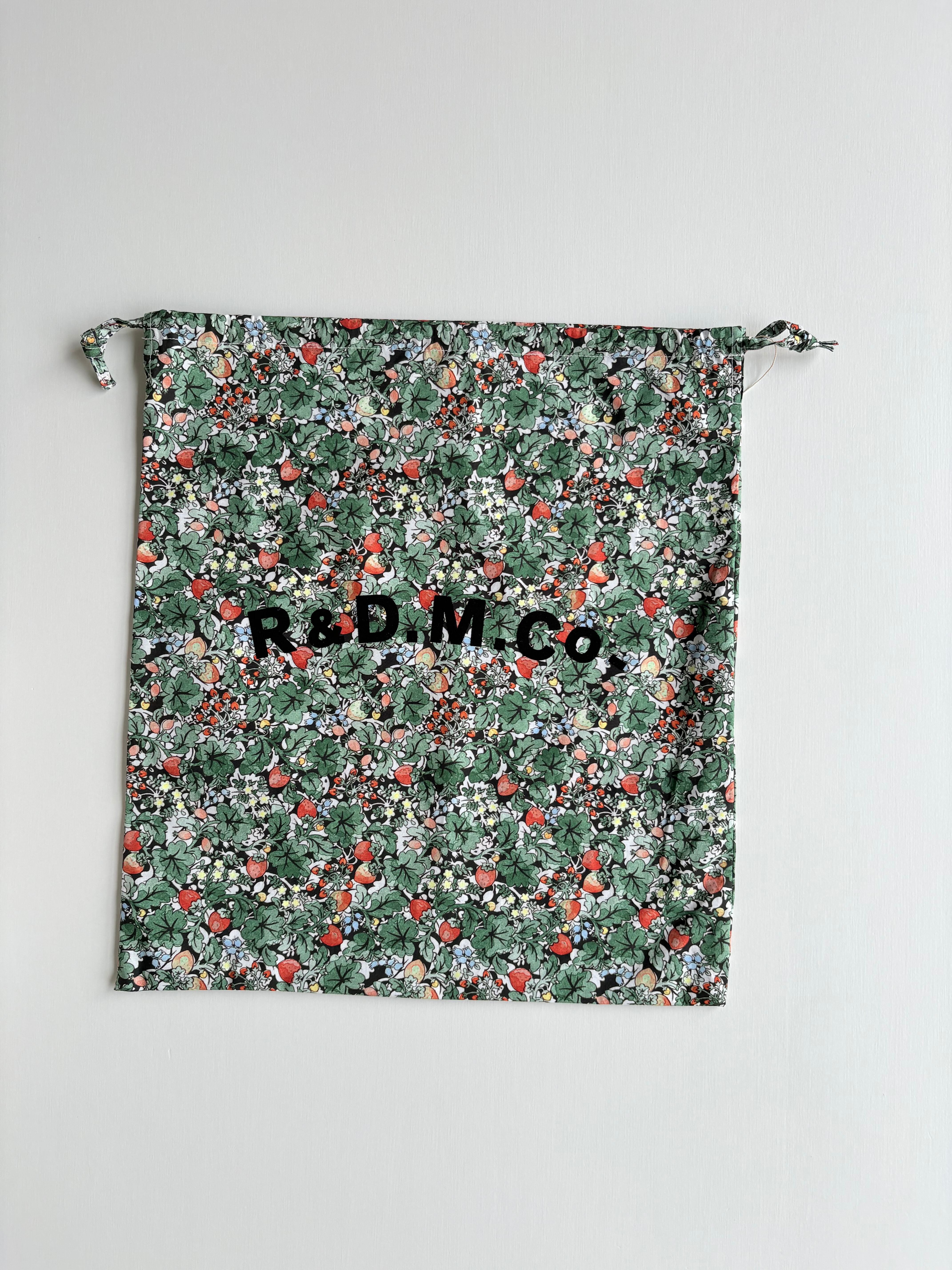 R&D.M.Co-】WILD BERRY FIELD LAWN DRAWSTRING BAG (L) no.7882