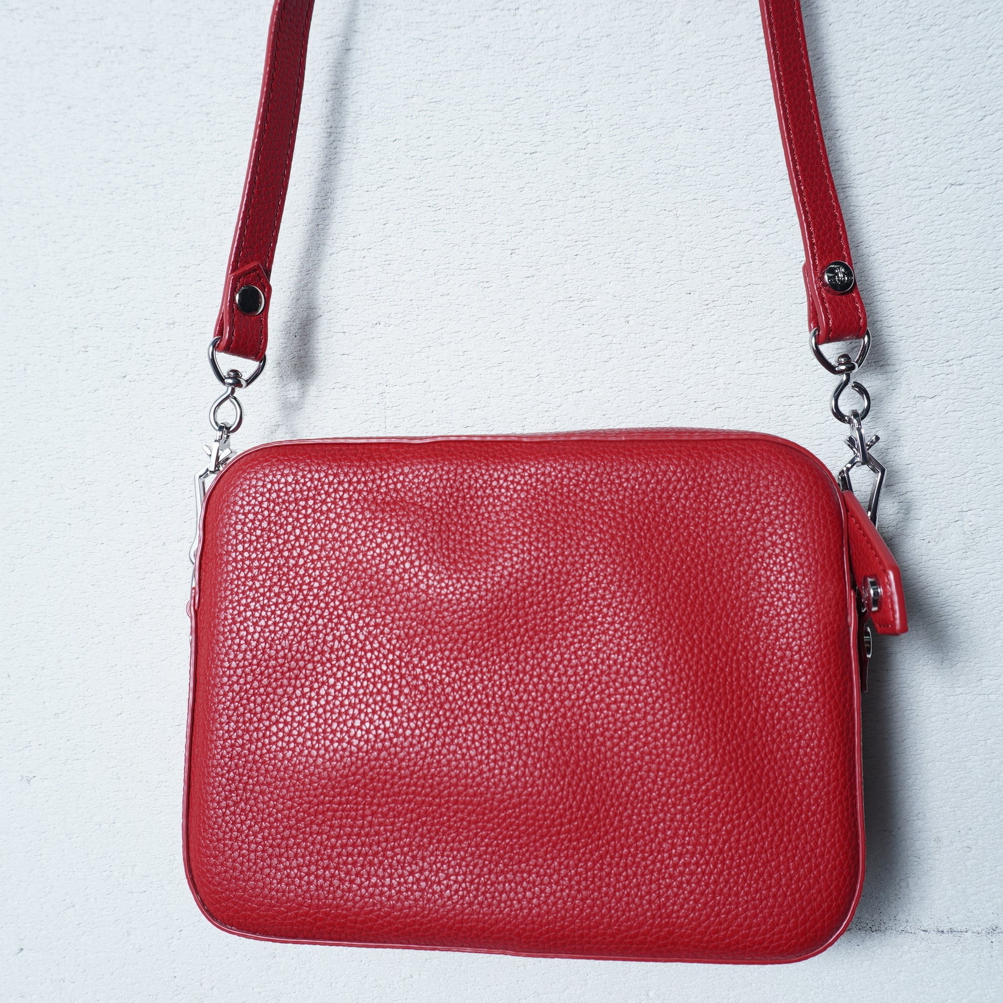 Vivienne Westwood】ヴィヴィアンウエストウッド オーブロゴ レザー