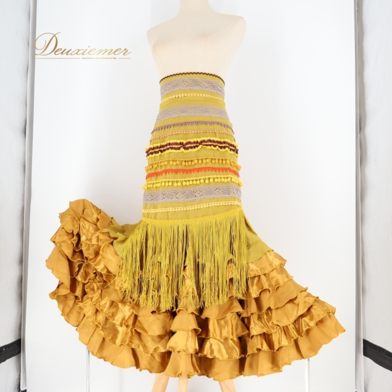 フラメンコ 衣装 ソニアジョーンズ SONIA JOHNES ファルダ スカート エプロン ボランテ フリル 装飾 レース オレンジ カーキ 黄土色 カーキ系 ブラウン系 オレンジ系 フラメンコ スカート お洒落 舞台衣装 エスニック タイト レディース フリルスカート 衣装セット ダンス衣装