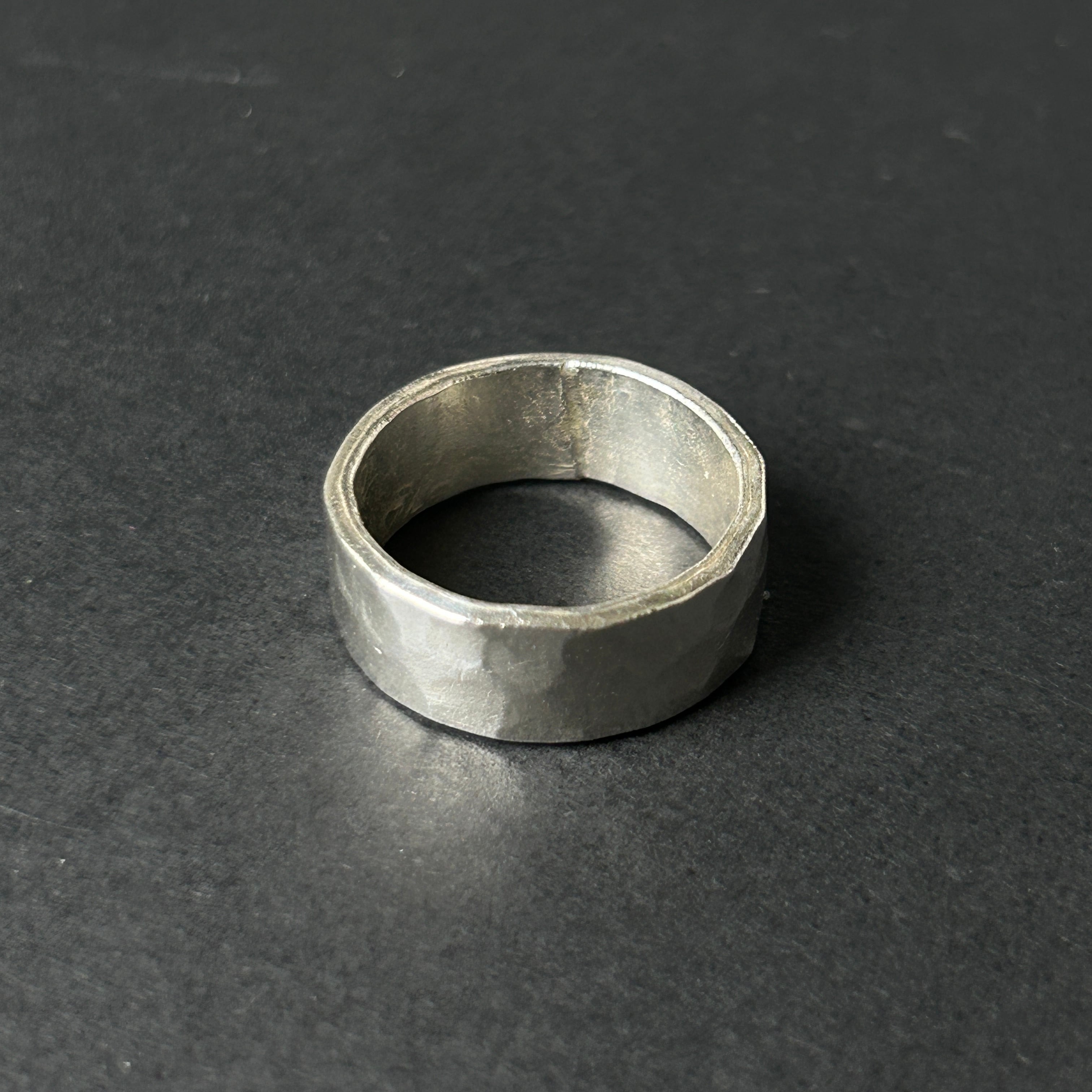 カレンシルバー シルバー950 タタキデザインリング/ワイド/軽研磨仕上げ/18号