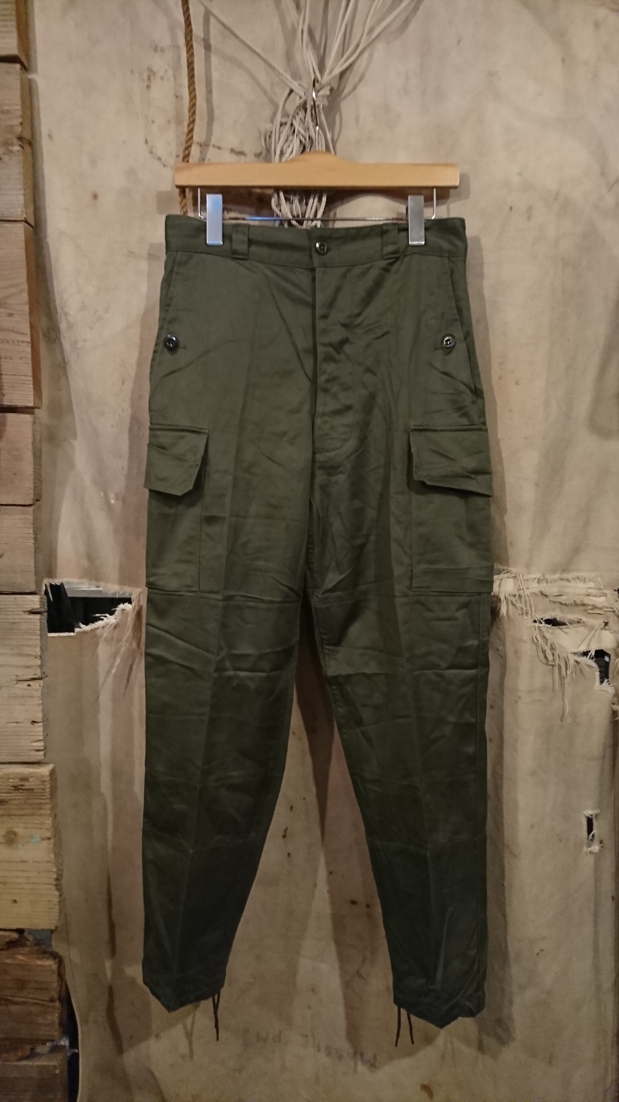 FRENCH ARMY M-64 CARGO PANTS ①