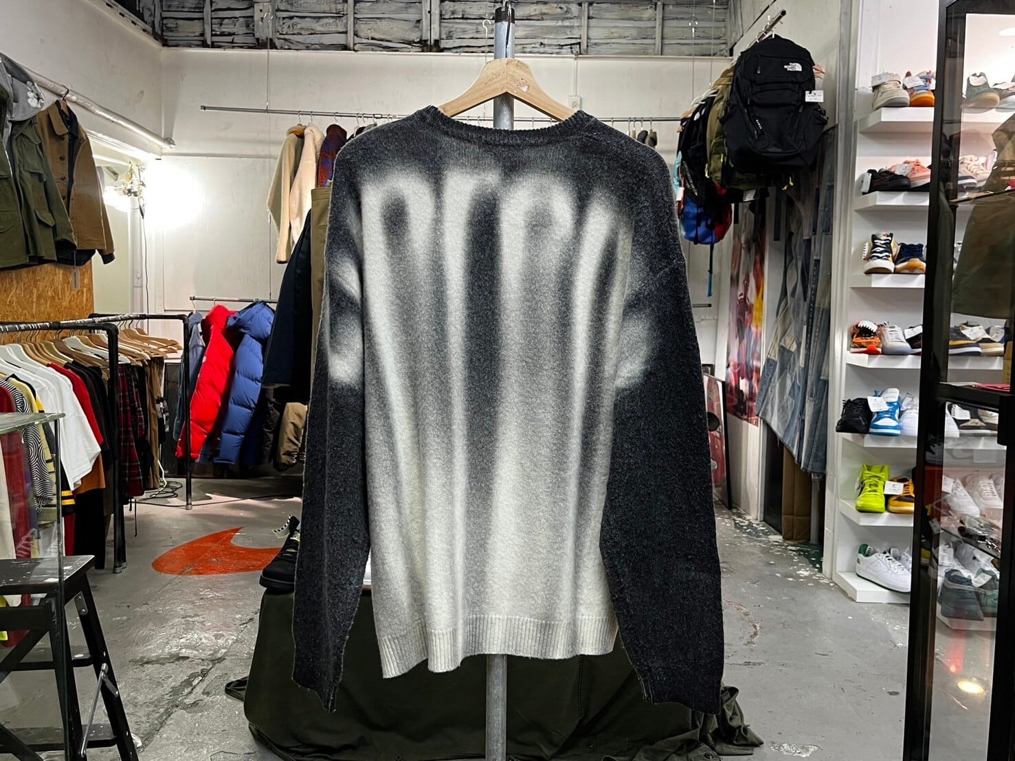 Supreme BLURRED LOGO SWEATER BLACK LARGE 77330 | BRAND BUYERS OSAKA