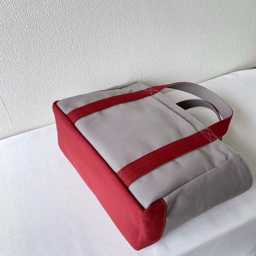 「軽いボックストート」小サイズ「グレー✕バーガンディ」／アルマダ8号帆布【受注制作】