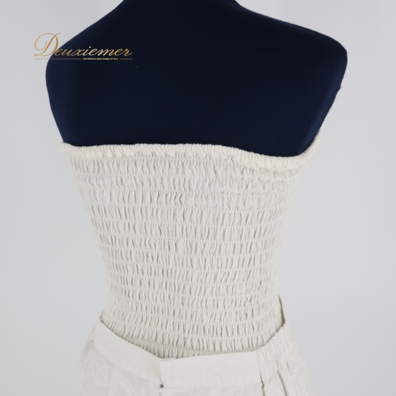 フラダンス 衣装 ツーピース セットアップ 上下セット ホワイト系 アロハスタンダード 白 プルメリア柄 ラウアエ柄 レフア柄 華やか トップス スカート かわいい ALOHA STANDARDS 爽やか ハワイアン アロハ ハワイアンプリント