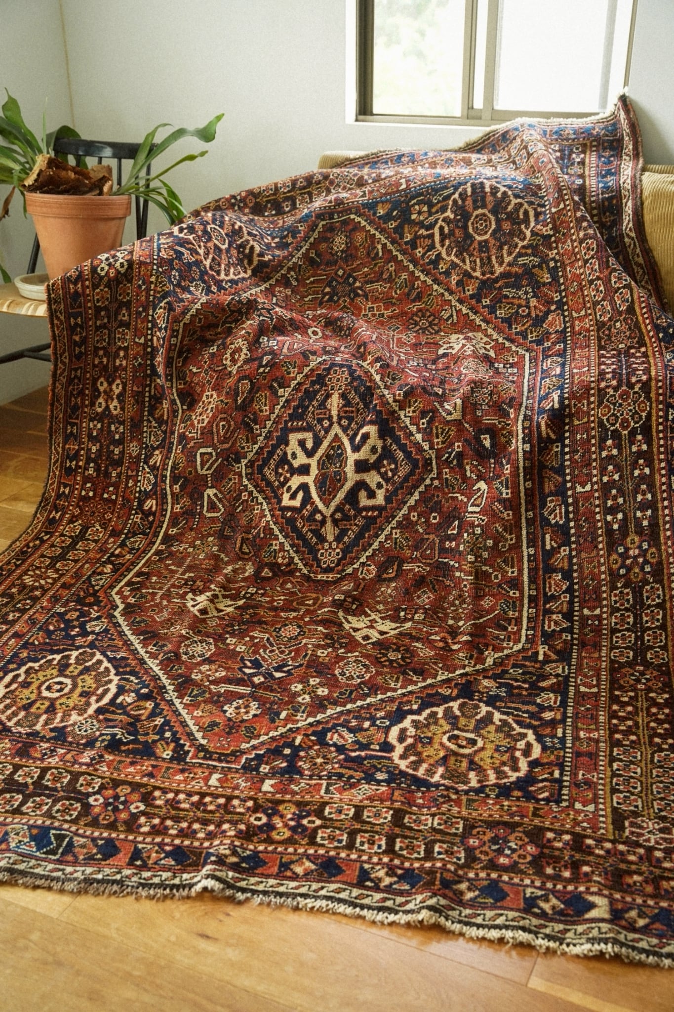 Antique khamse rug※今だけお値下げ！ 2146-Semi Antique Khamse rug | 手織りのヴィンテージラグ専門店