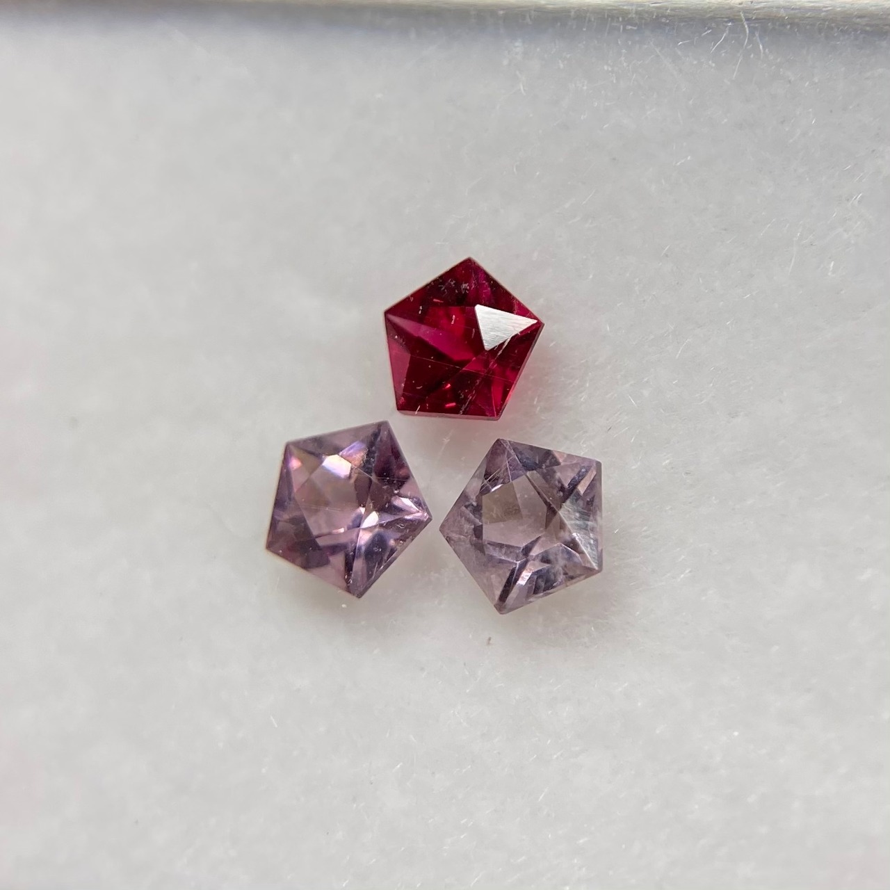 【抽選販売】スピネル 星のブローチ 3点セット　約3.5mm No.3-9