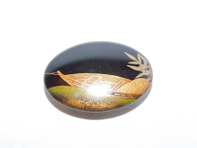 ボケ珊瑚の帯留 (牡丹)Boke coral obi sash clip