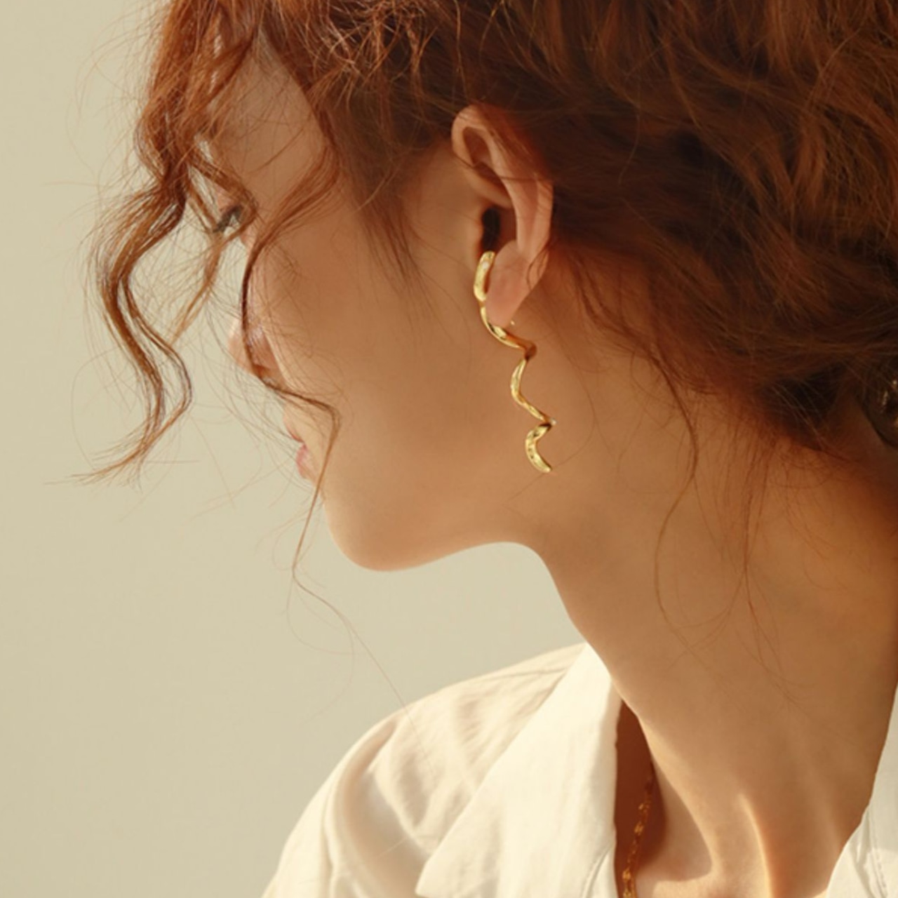 Twisted design ear cuff T6098