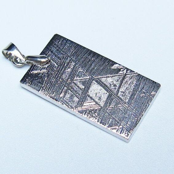 ギベオン ペンダント 隕石 メテオライト 一点物 おまかせ便 112-13447