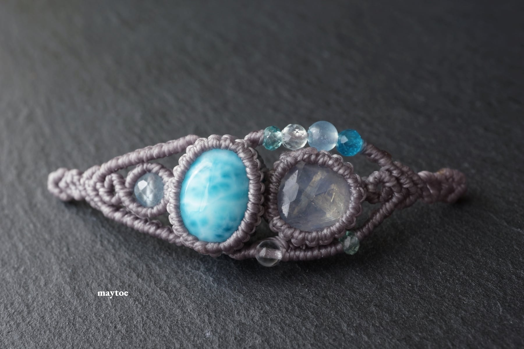 極上のラリマー&レインボームーンストーンのマクラメブレスレット ~ sea ~【一点物】