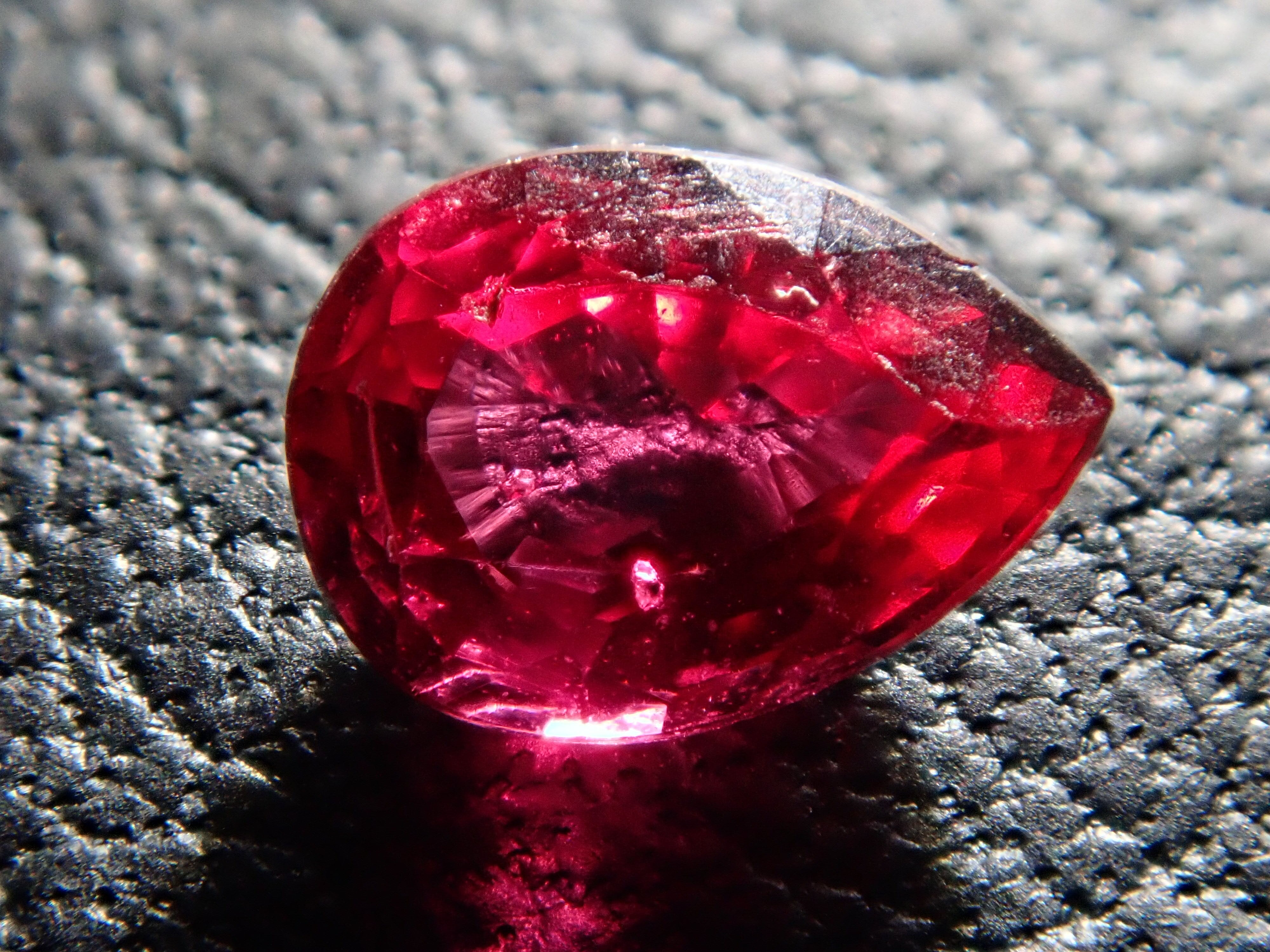 【新商品】スリランカ産レッドスピネル 0.252ct