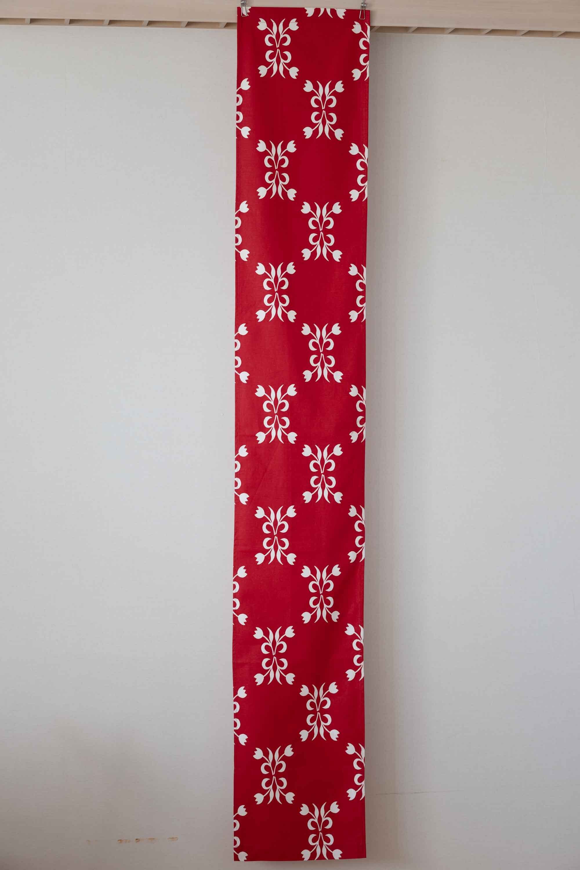 1Hemtex ヘムテックス スウェーデン 34.5センチ×218センチ カーテン仕様 北欧らしい赤時に白のチューリップ柄 コットン100%