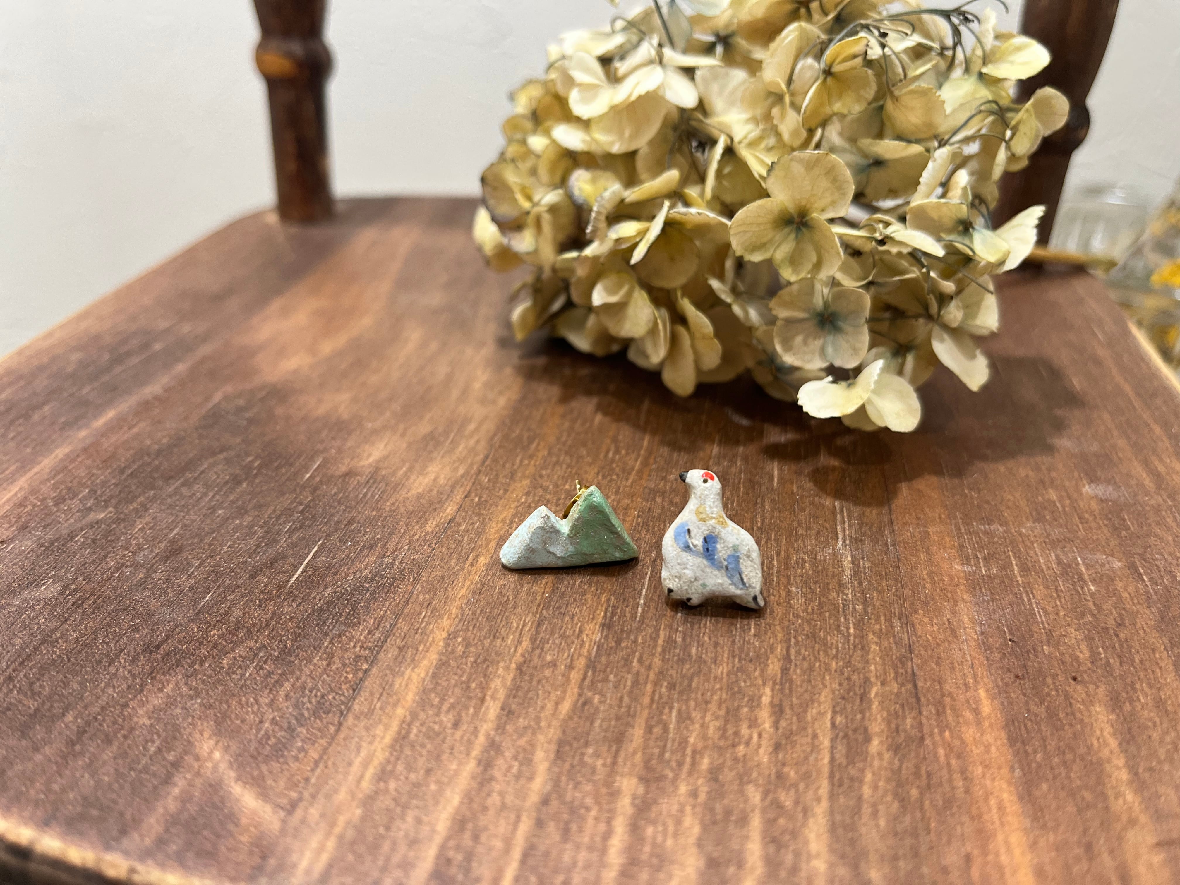 冬毛】雷鳥と山の耳飾り | 花と暮らしの雑貨 Soranna