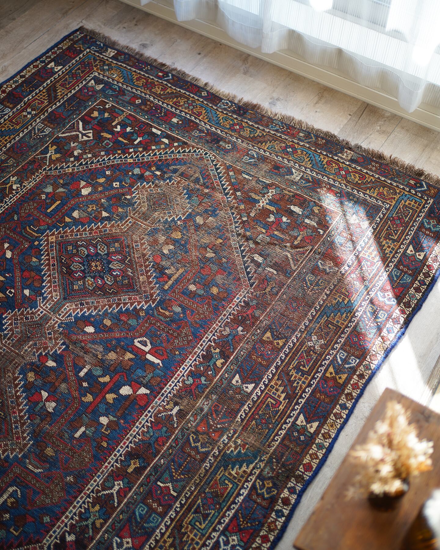 131】Semi Antique Khamseh rug 1930's | ヴィンテージラグ専門