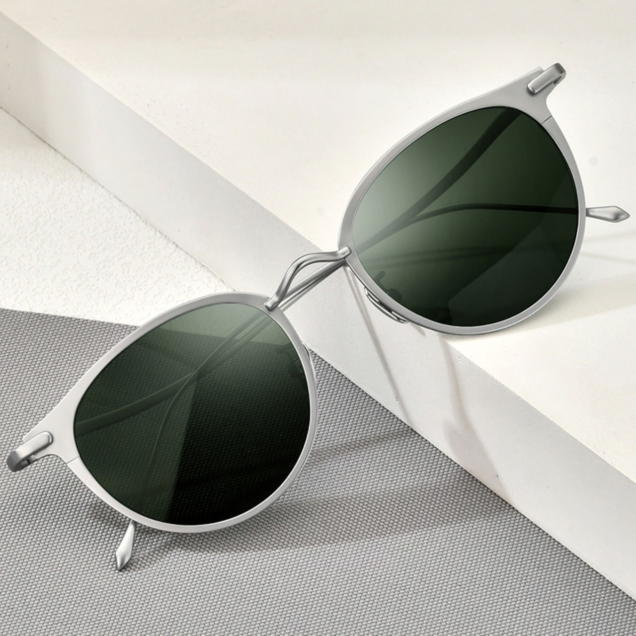 Titanium Boston Sunglasses / チタン ボストン サングラス