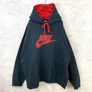 ナイキ パーカー プリントロゴ