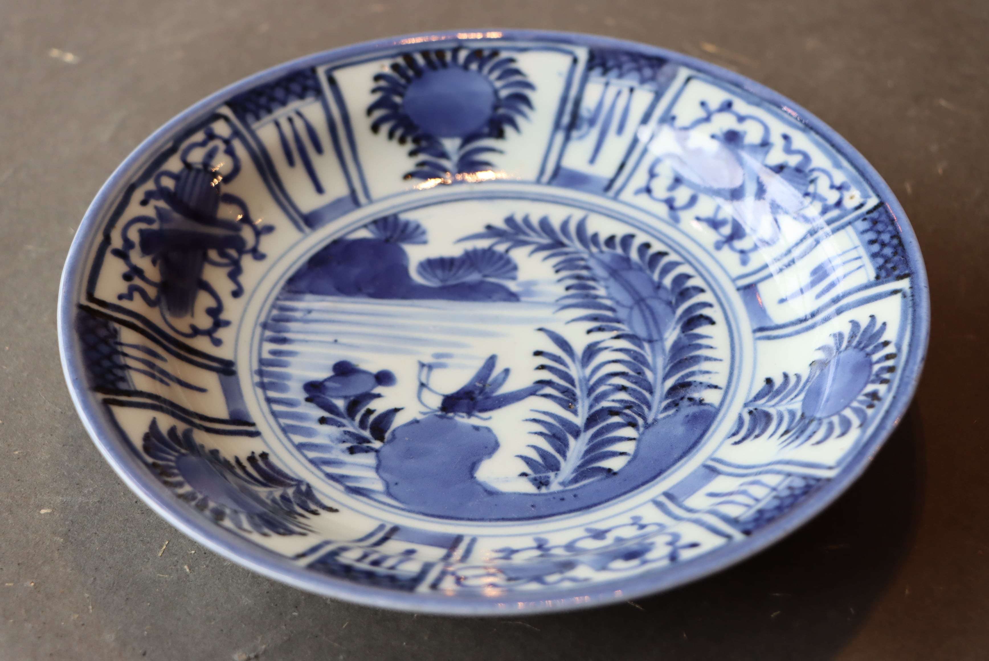 伊万里焼 染付 芙蓉手 バッタ文 中皿 七寸/Imari medium size plate