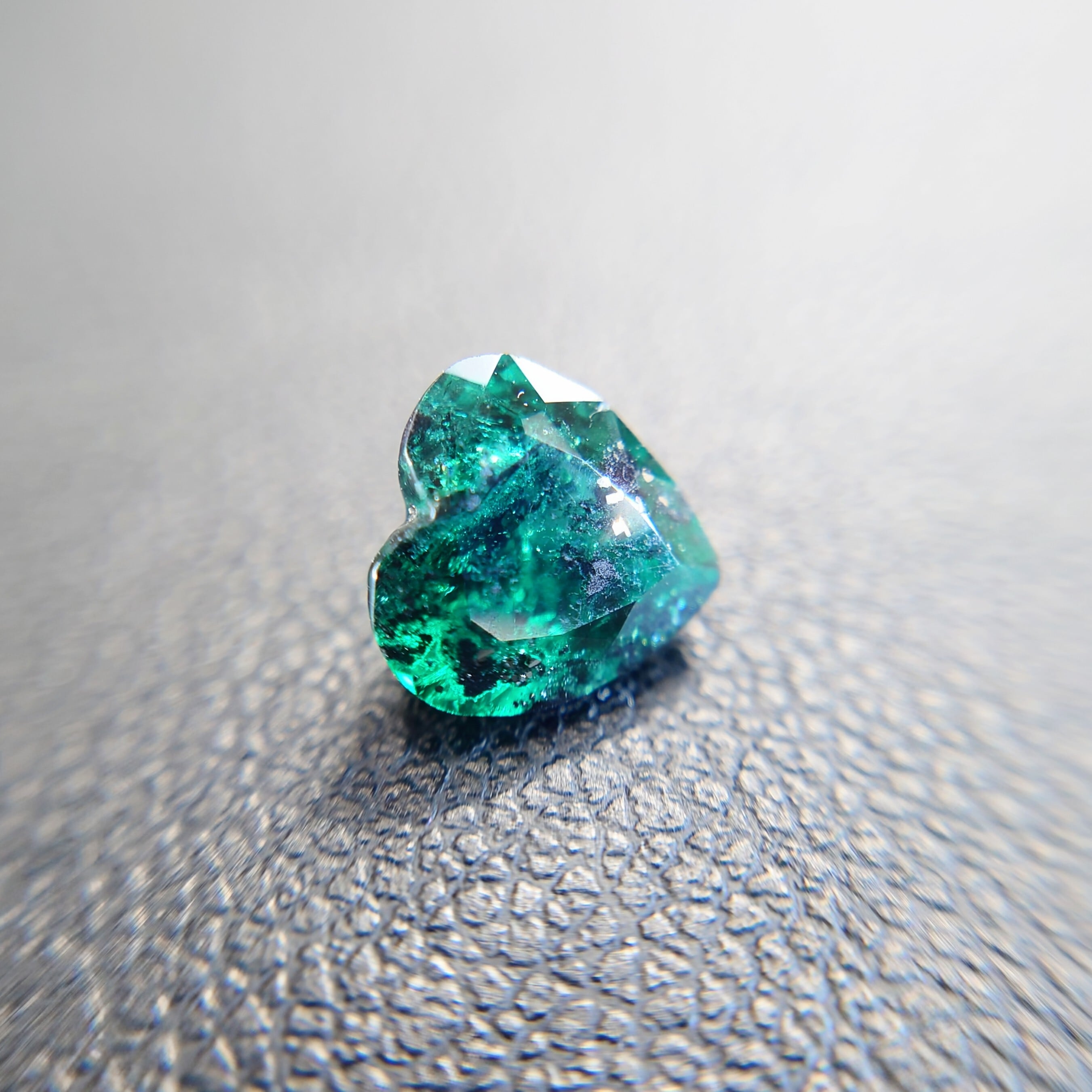希少 Pyrite in Emerald 0.990ct JGGLソ付 ルース☆ | wisteria777