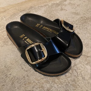 BIRKENSTOCK【ビルケンシュトック】Madrid Big Buckle/ マドリッドビッグバックル (ナチュラルレザーパテント/ハイシャインブラック)
