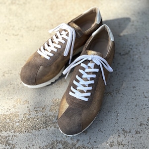 【軽やかにきらめく大人の春スニーカー】クラシックなデザインと本革の上質感！EMAのスニーカー/ブラウンラメ