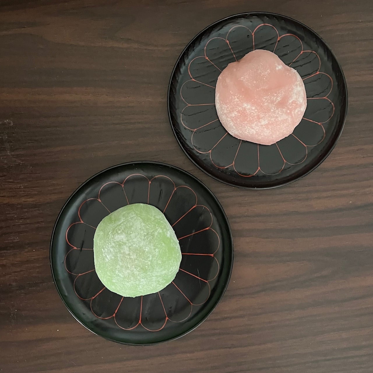 銘々皿　象彦　3　 漆器　 茶道具　 菓子皿　 小皿　 菓子器　 木製　 漆芸 象彦 銘々皿 5枚組 菊花文様 漆器 昭和期（和菓子皿・漆器