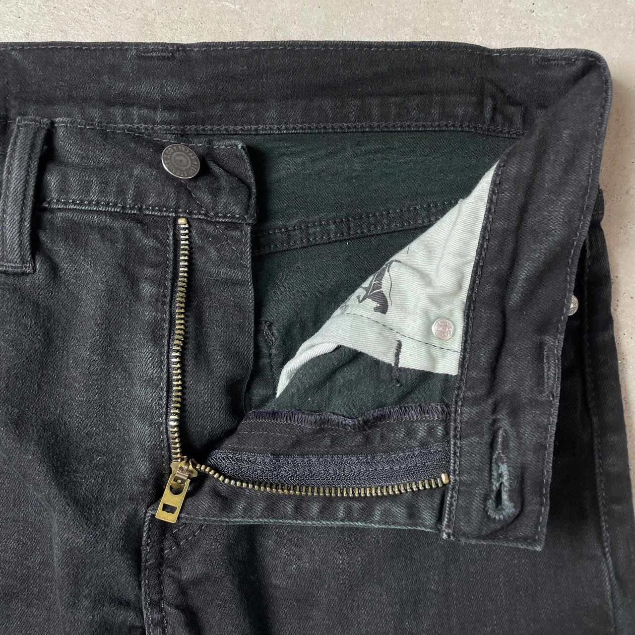 トルコ製 Levi