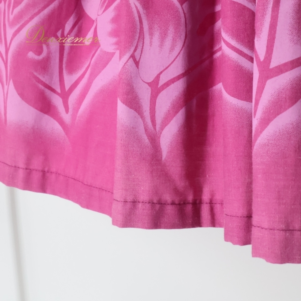 フラダンス 衣装 パウスカート パープル系 ハワイアンプリント 花柄 植物柄 フラワープリント アロハ フラ ダンス レッスン 練習 華やか かわいい おしゃれ シングル スカート 鮮やか 軽やか ふんわり ピンク系 紫 ピンク フラダンス衣装 フラダンス用 ハワイアン おしゃれ衣装 練習着 植物モチーフ 可愛い