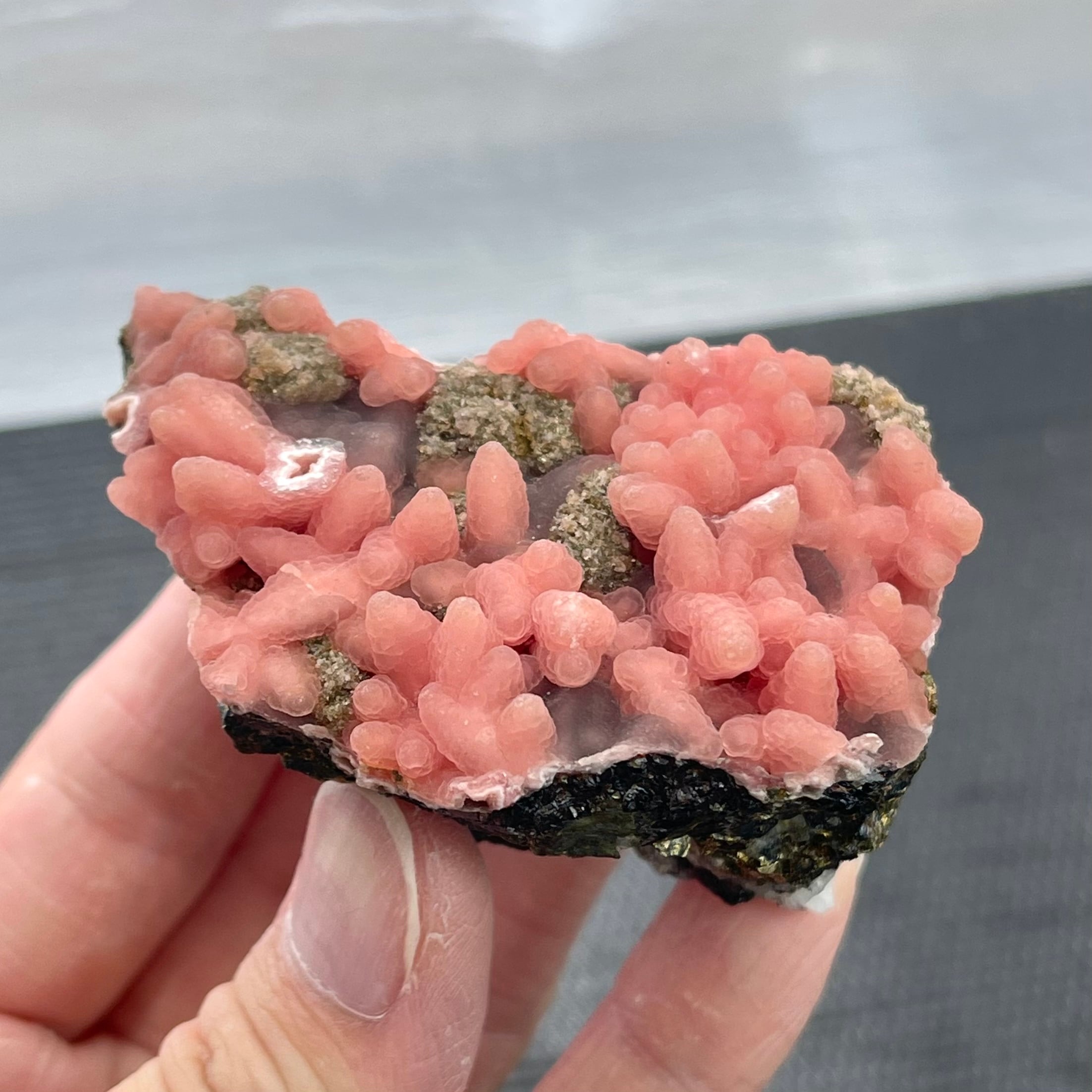 国産新品】 鉱物標本(菱マンガン鉱) Rhodochrosite の通販 by 鉱物と ...