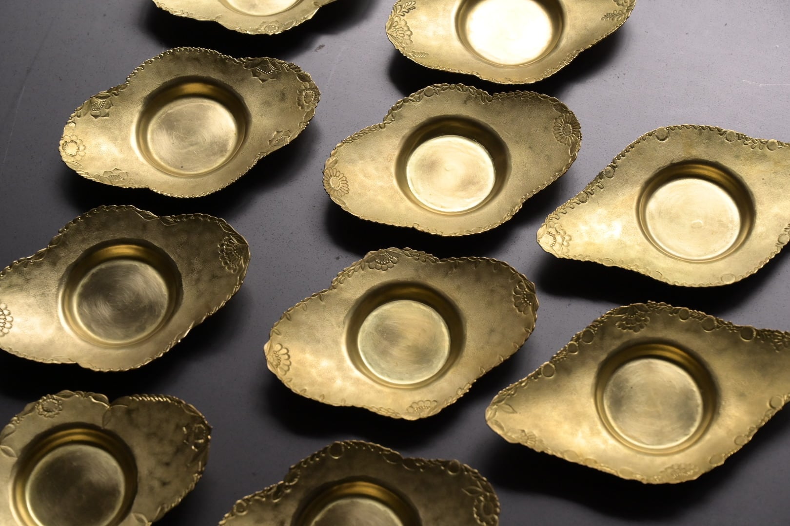 西川美穂 花ツラナル茶托 | 鎌倉倶楽部 茶寮