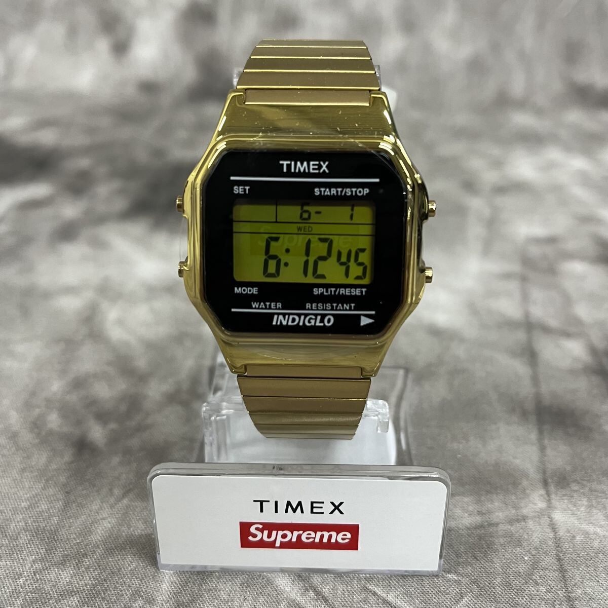 supreme × TIMEX デジタルウォッチ