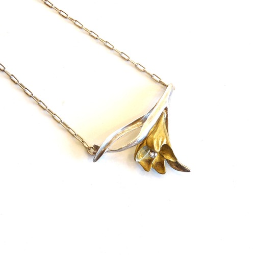 Vintage lily design silver necklace