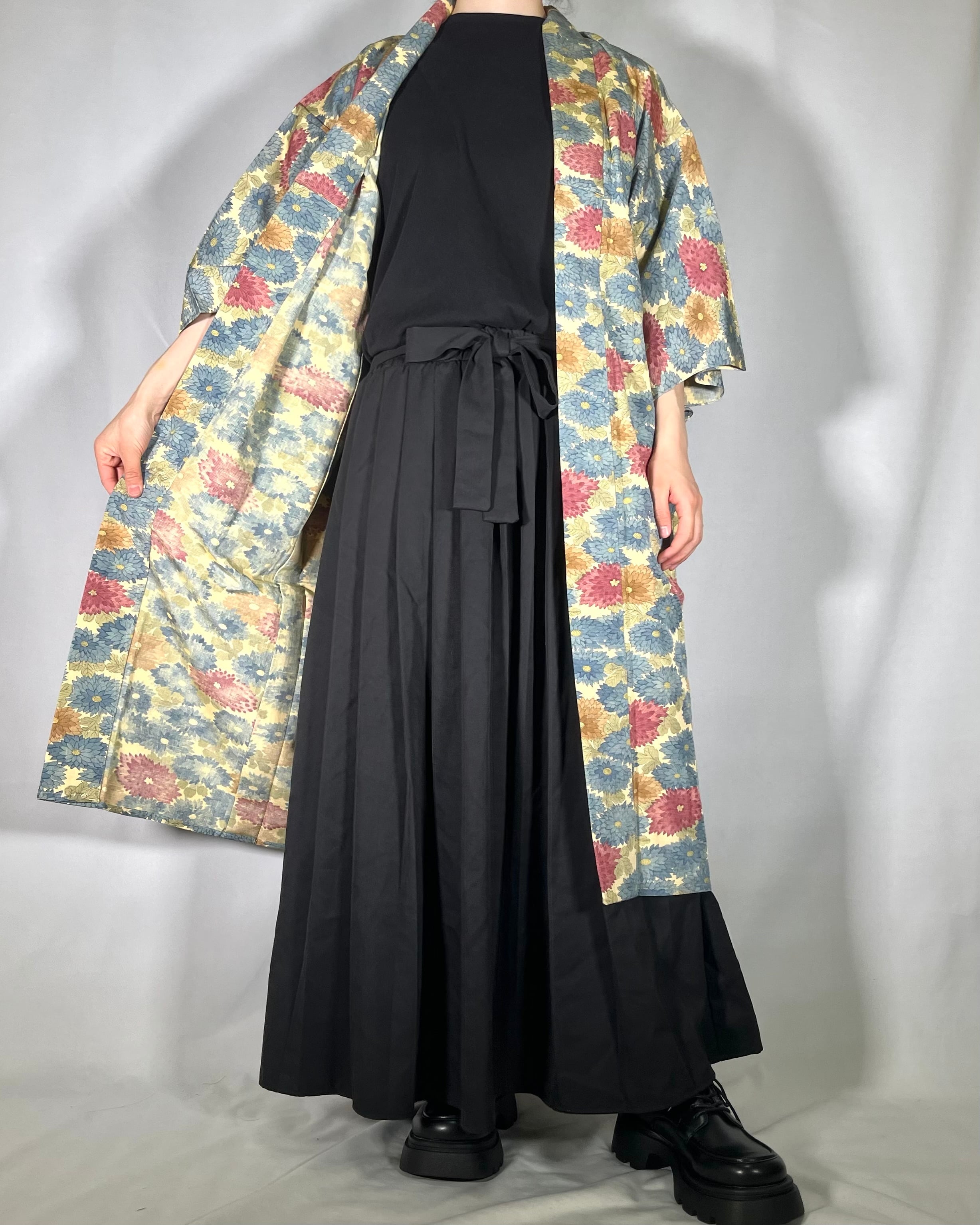 12568】 着物リメイク ロングコート 菊模様 黄色 青 赤 | 羽織屋 etowa 