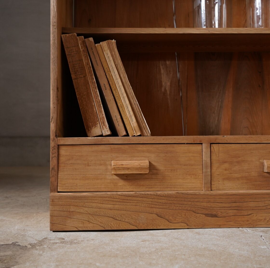 引き出しのついた木製棚 | Pay ID 