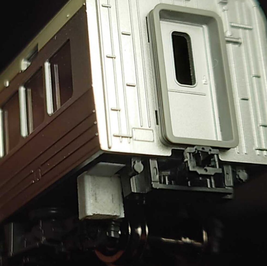 トミックス215系室内灯トイレタンク付き