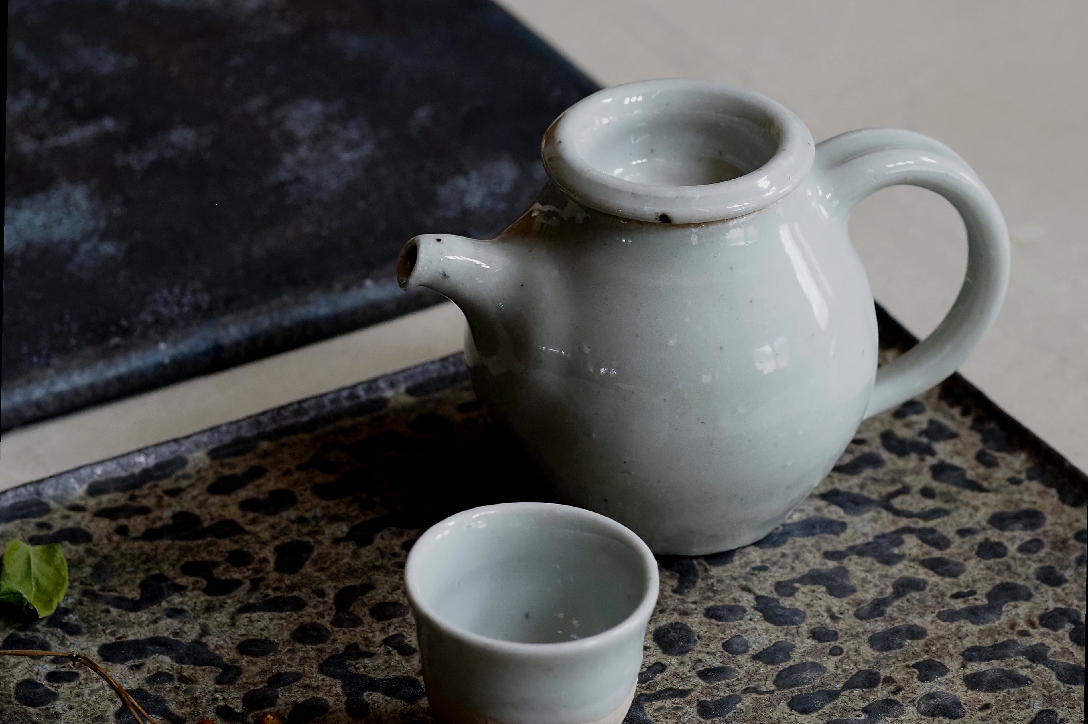 田鶴濱守人 65.半磁器ポット雫 | 陶屋なづな