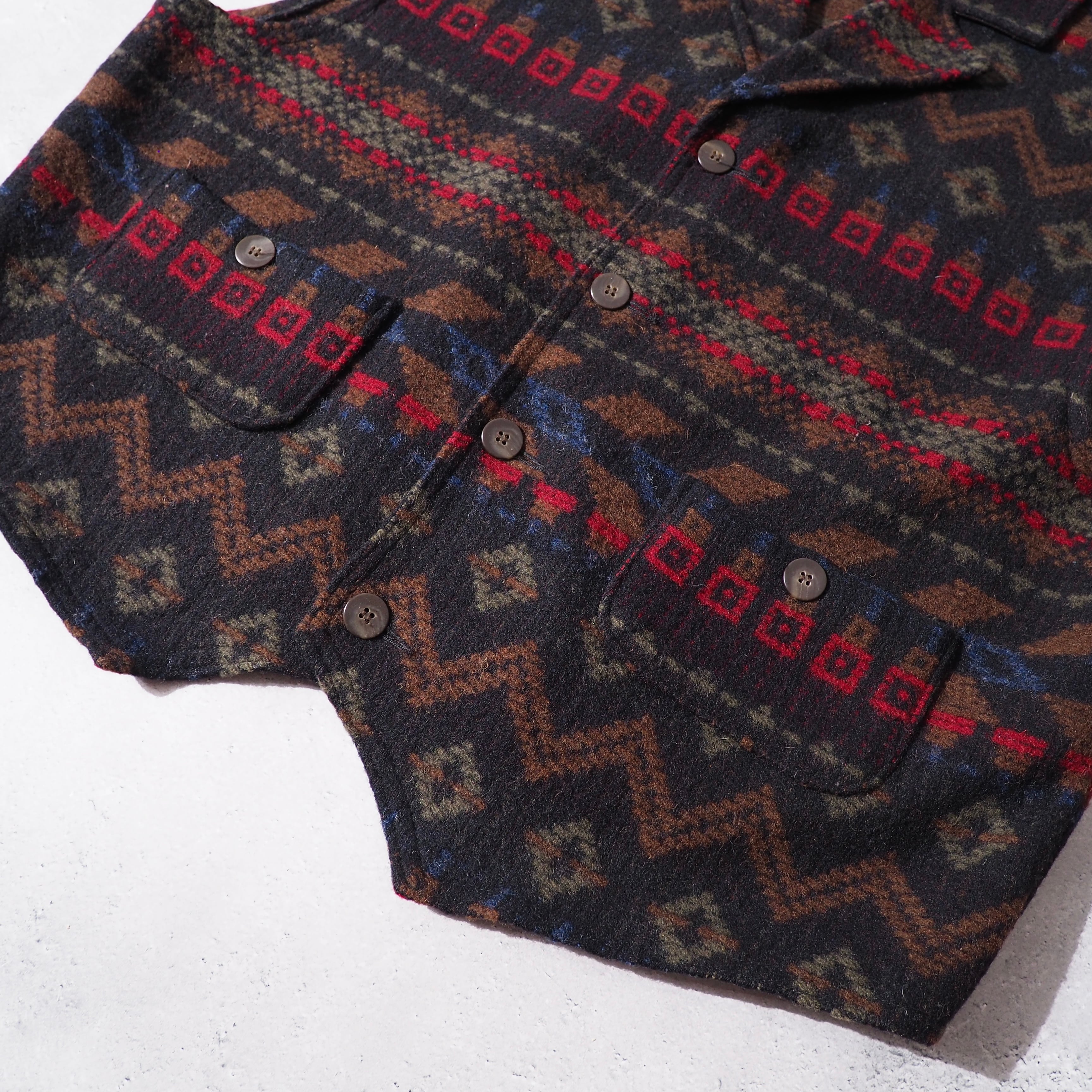 ” WOOLRICH ” Beautiful Nordic Ethnic Embroidery vintage vest (made in Usa)